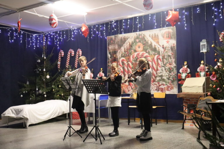 Świąteczna magia w Szkole Podstawowej nr 3 w Koninie