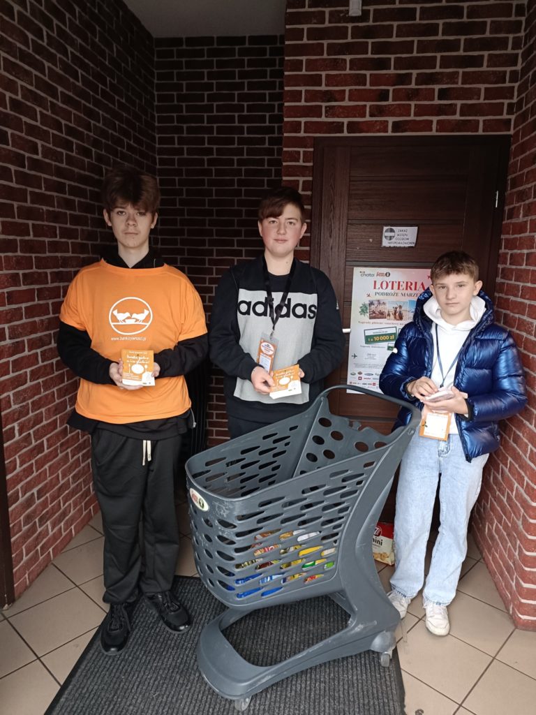 Święta z sercem – uczniowie pomagają seniorom