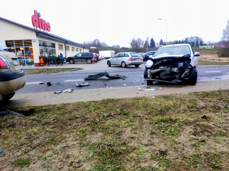 Kolizja przy nowym markecie w Brzeźnie
