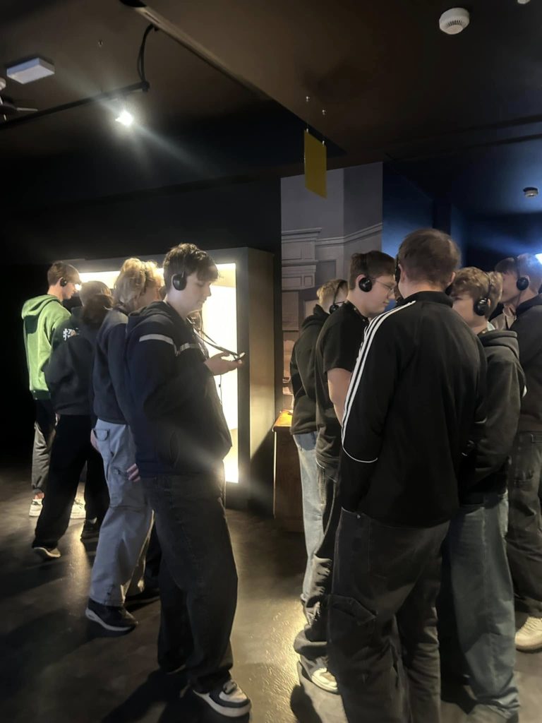 Seniorzy w Cyfrowym Świecie – Warsztaty w Brzeźnie