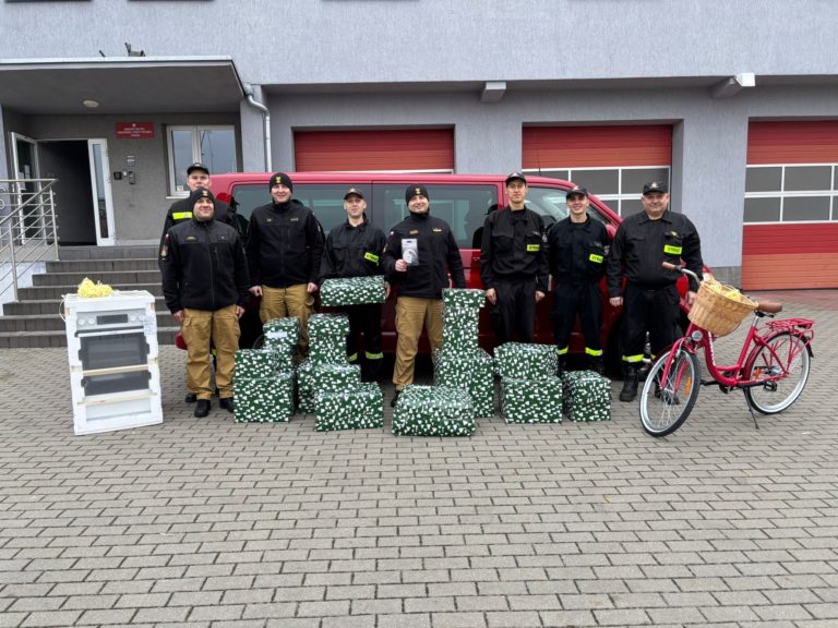 Strażacy z Konina wsparli rodzinę w ramach akcji „Szlachetna Paczka”