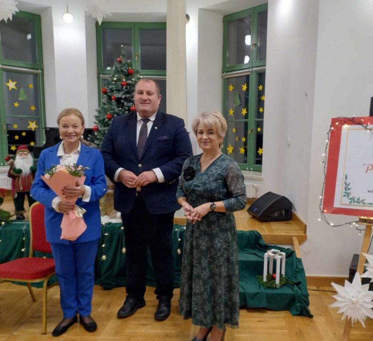 Przedświąteczne Spotkanie z Laurą Łącz w Gminnej Bibliotece Publicznej w Wierzbinku