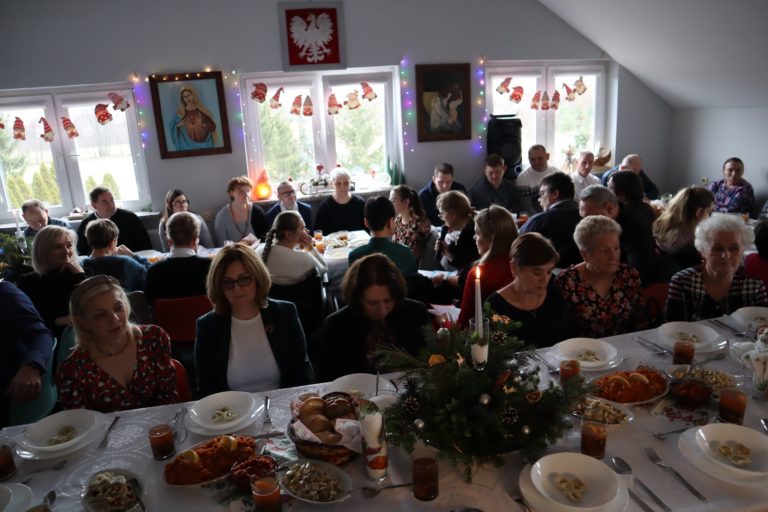 Spotkanie opłatkowe w Warsztacie Terapii Zajęciowej w Paprotni