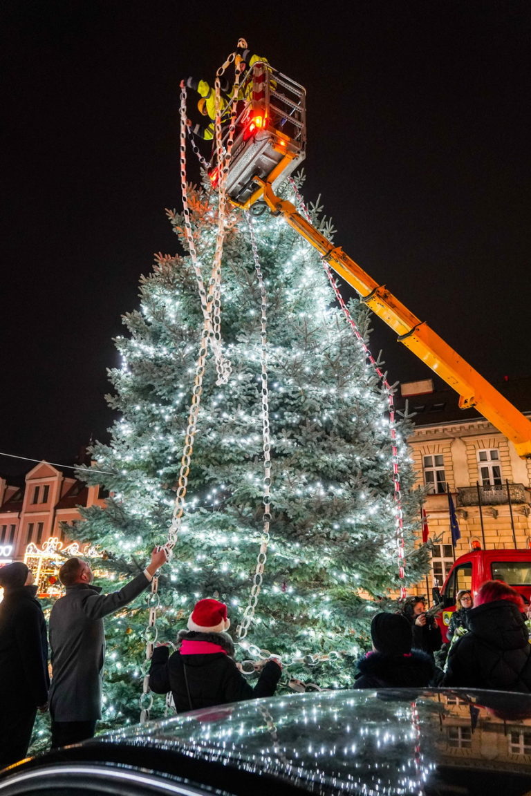 Łańcuch Świątecznej Wspólnoty na Placu Wolności