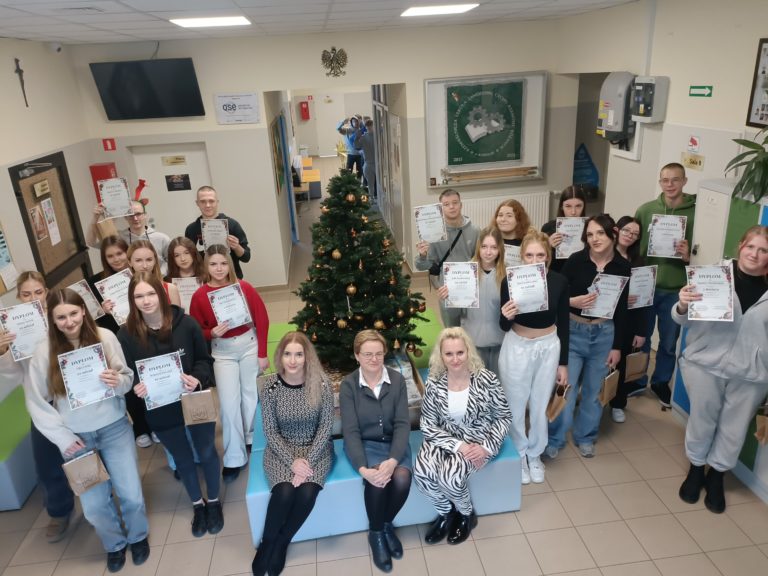 Konkurs na „Najpiękniejszy Stół Bożonarodzeniowy” w Rzemieślniczej Szkole Zawodowej
