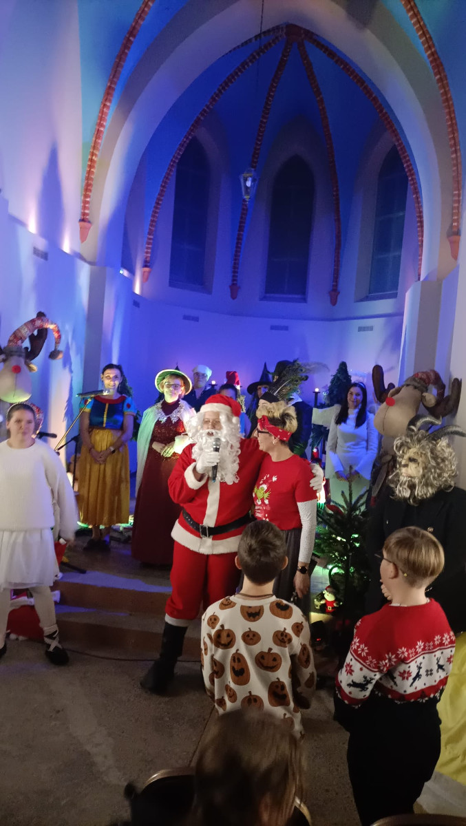 Razem z RAZEM: Studenci zaangażowani w pomoc dzieciom i młodzieży z niepełnosprawnościami