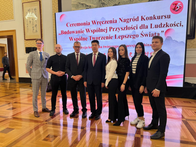 Prestiżowy udział, prestiżowe zwycięstwo: Studenci z I Miejscem w Konkursie Fotograficznym