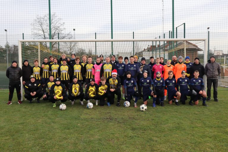 Mecze noworoczne w LMKS Czarni Brzeźno – tradycja i integracja