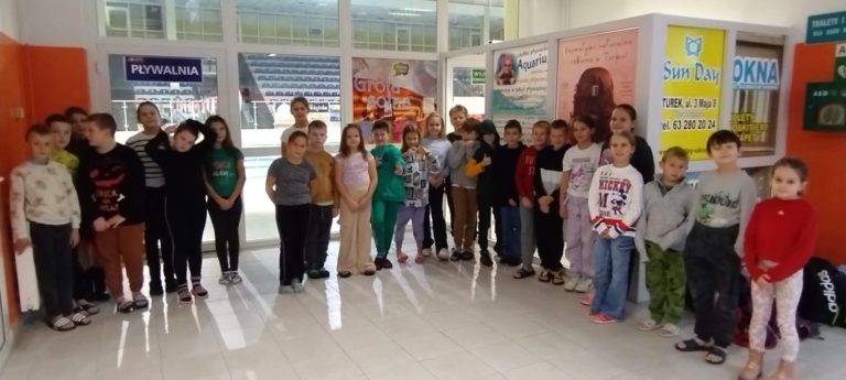 45 dzieci z Gminy Tuliszków wzięło udział w programie „Umiem pływać 2024”