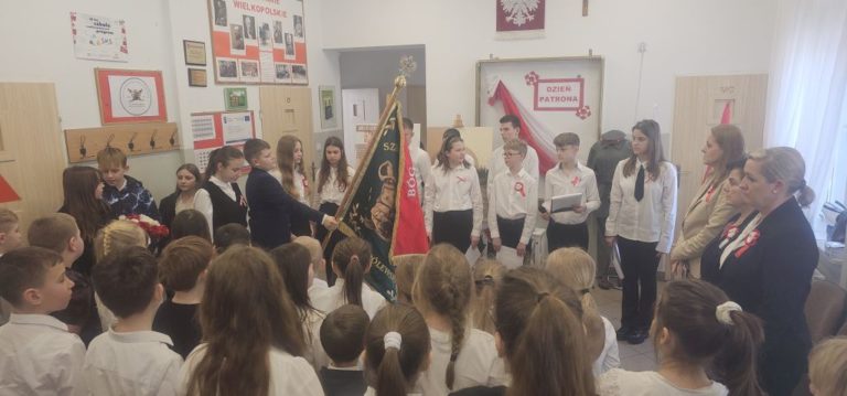Pierwsze obchody Dnia Patrona w Szkole Podstawowej w Modle Królewskiej
