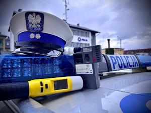 Policjanci czuwają nad bezpieczeństwem podczas powrotów z ferii