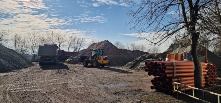 Rusza przebudowa bazy sportowej przy Zespole Szkół Budownictwa i Kształcenia Zawodowego w Koninie