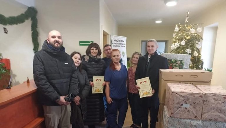 Wielkie serca mieszkańców Kleczewa – dary trafiły do licheńskiego hospicjum
