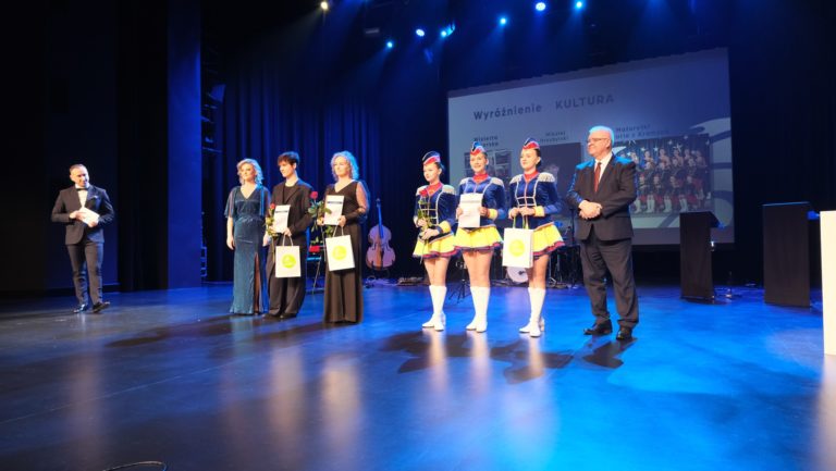 Mażoretki Lazuria wyróżnione podczas 25. Gali Powiatu Konińskiego