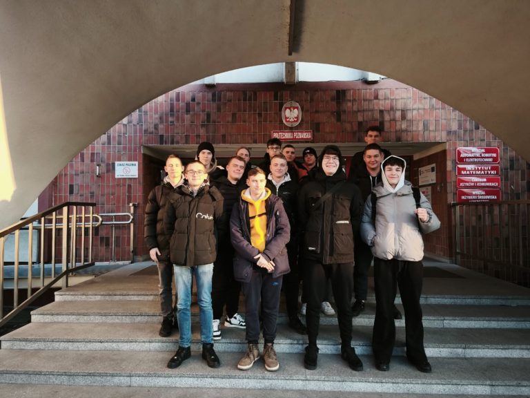 Zajęcia specjalistyczne dla uczniów 4 Technikum teleinformatycznego w Politechnice Poznańskiej