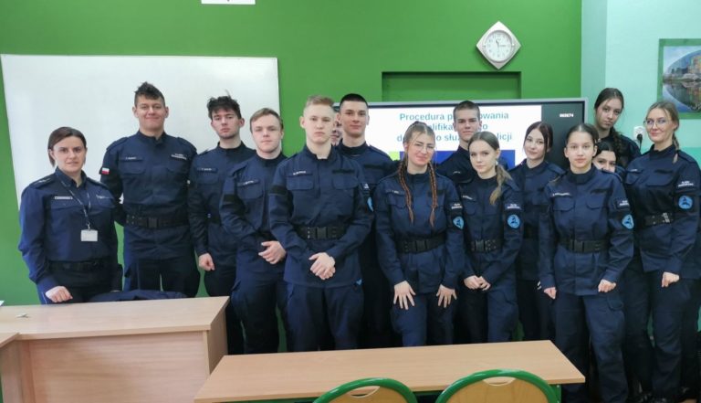 Promocja zawodu policjanta w ZS CKU w Koninie