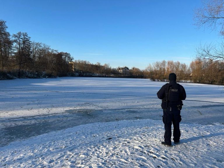 Nie ryzykuj życia – unikaj wchodzenia na lód