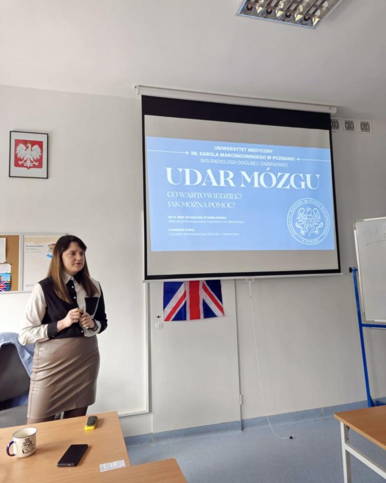 Uczniowie III LO w Koninie na spotkaniu o udarach i tętniakach mózgu