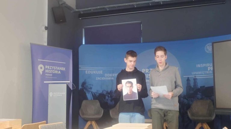 Uczniowie 1b na warsztatach historycznych i w Centrum Szyfrów Enigma