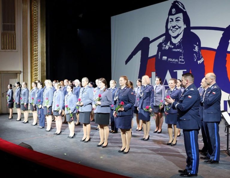 100-lecie Policji Kobiecej – uroczysta gala w Teatrze Wielkim w Poznaniu
