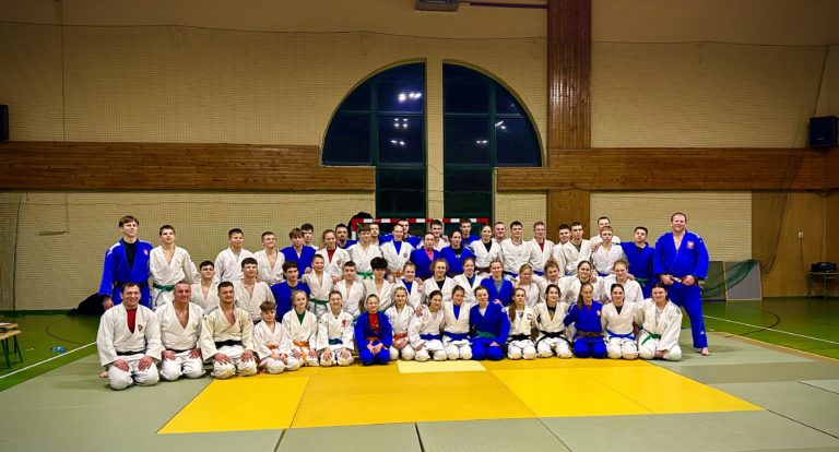 Zawodnicy UKS Judo Tuliszków z medalami na turnieju w Szydłowie