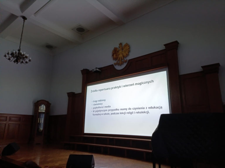 „Magia jako część dziedzictwa kulturowego – wykład dr Eweliny Wesołek-Arent w UTW w Turku”