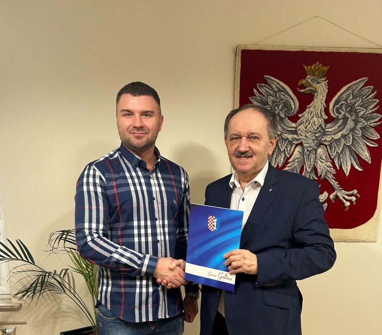 Podpisano umowę na zagospodarowanie placu przy ul. Piaskowej w Golinie