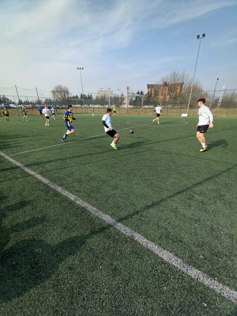 Szkolne Mistrzostwa Konina w piłce nożnej: II LO z kompletem zwycięstw w półfinale Licealiady