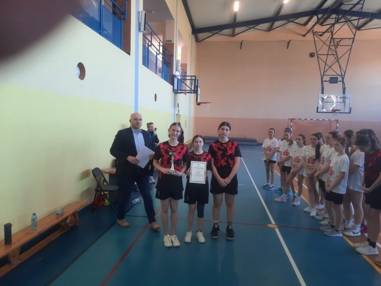 Uczennice z Sokółek mistrzyniami powiatu w koszykówce