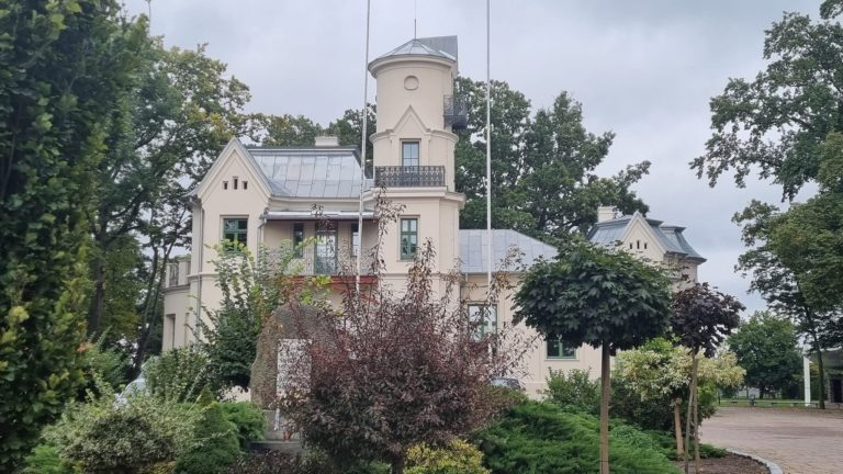 Instalacja systemów odnawialnych źródeł energii OZE na terenie gminy Wierzbinek