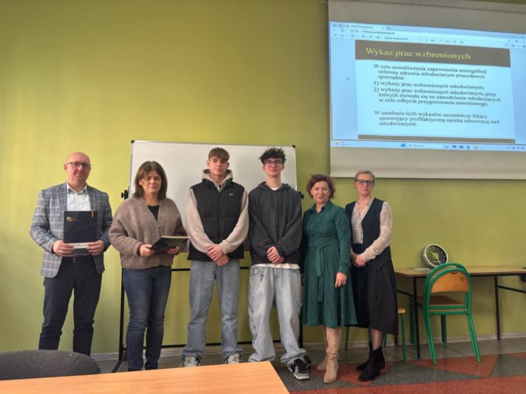 Uczniowie ZS CKU w Koninie na spotkaniu z inspektorami Państwowej Inspekcji Pracy