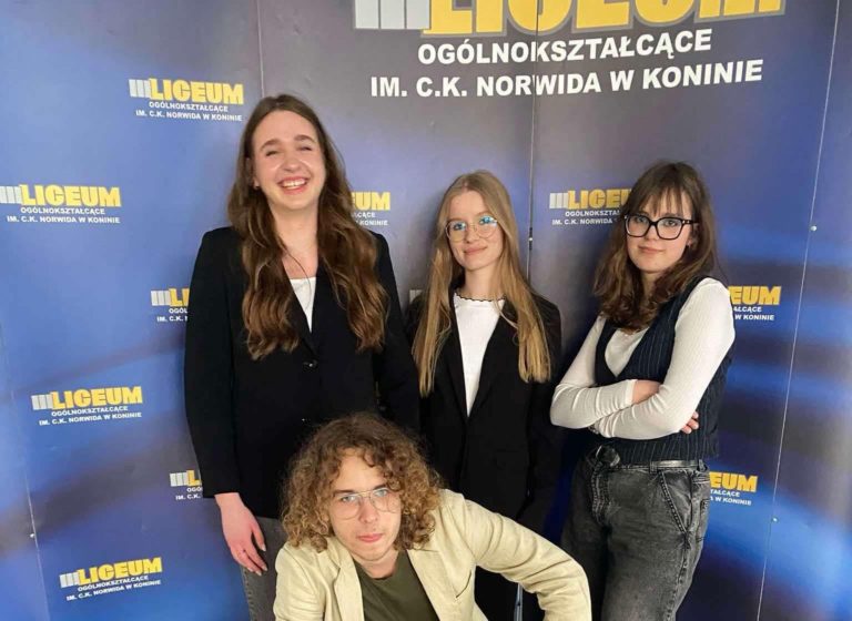 Awans debatantów III Liceum Ogólnokształcącego im. Cypriana Kamila Norwida w Koninie do finału Mistrzostw Polski Debat Oksfordzkich