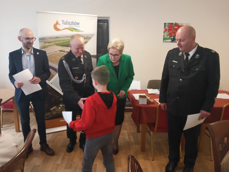 Zacięta rywalizacja w etapie gminnym Ogólnopolskiego Turnieju Wiedzy Pożarniczej „Młodzież Zapobiega Pożarom”