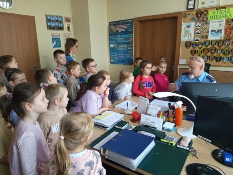 Uczniowie SP nr 7 w Koninie odwiedzili Straż Miejską