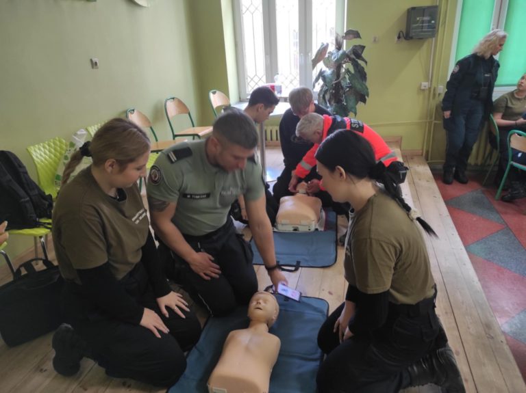 Uczniowie Zespołu Szkół Centrum Kształcenia Ustawicznego w Koninie uczestniczyli w zajęciach z Izby Administracji Skarbowej