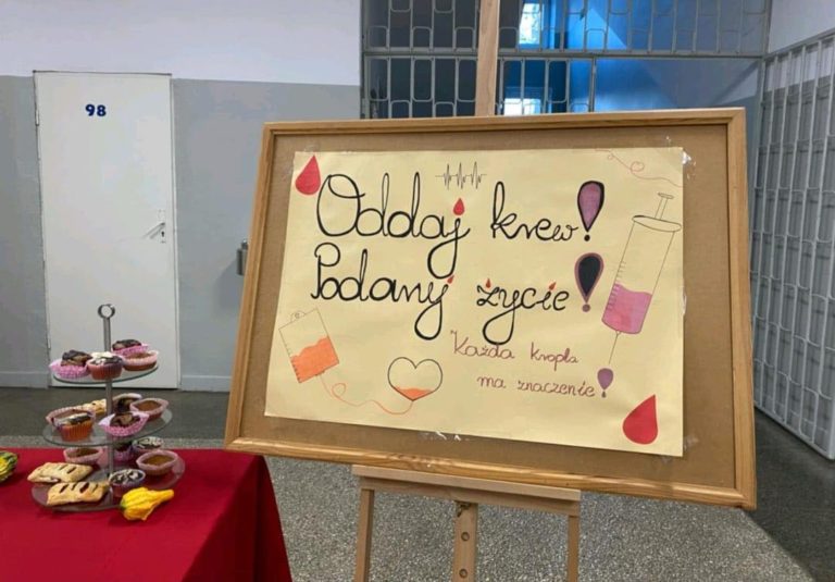 Akcja honorowego krwiodawstwa w III LO w Koninie – dołącz i pomóż ratować życie