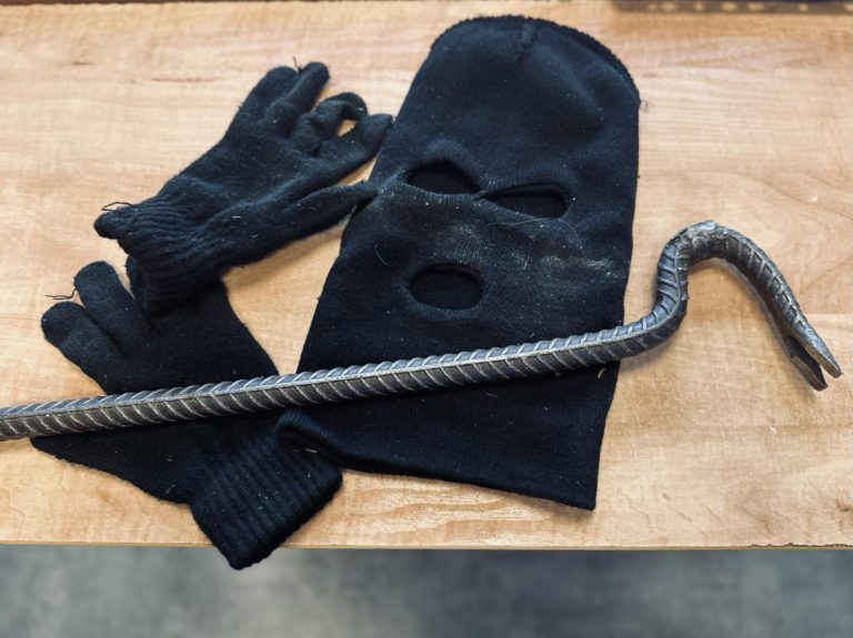 Sprawca włamań usłyszał 7 zarzutów