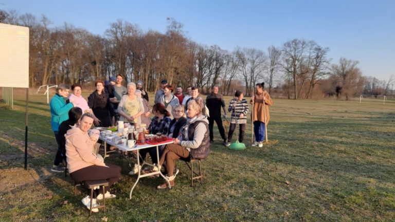 Mieszkańcy Marszewa powitali wiosnę sprzątaniem i ogniskiem