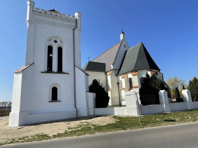 Zakończenie remontu dzwonnicy w Królikowie