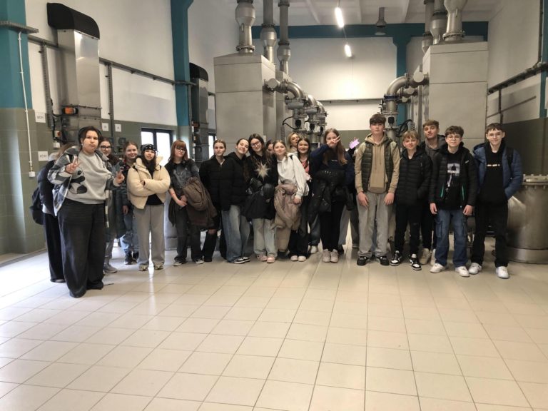 Skąd się bierze woda w kranie? Zwiedzanie stacji wodociągowej