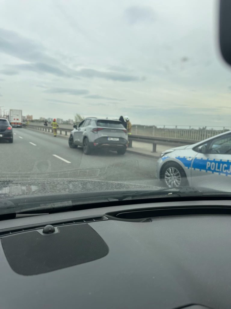 Wypadek na moście Unii Europejskiej w Koninie. Utrudnienia w ruchu