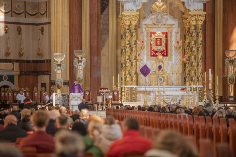 Jubileusz Chorych i Pracowników Służby Zdrowia w Bazylice – czas modlitwy i spotkania