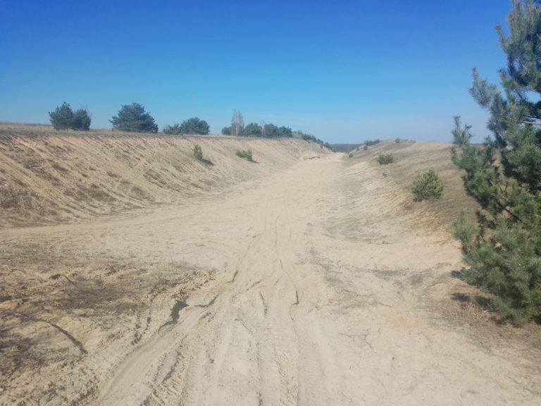 Nielegalne rajdy w żwirowniach – policja reaguje