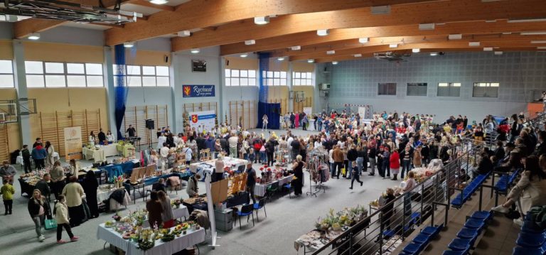 Kiermasz Wielkanocny w Rychwale – Świąteczna atmosfera, smaczne potrawy i artystyczne występy