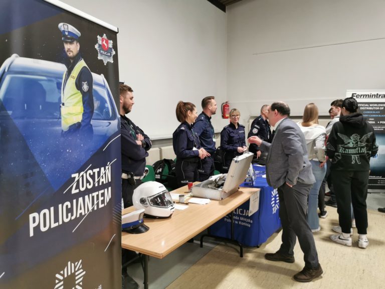 Policja na III Branżowych Targach Pracy w Koninie