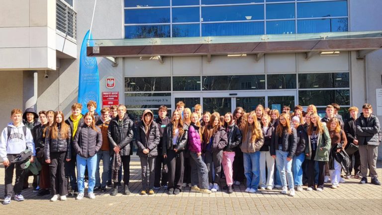 Uczniowie III Liceum Ogólnokształcącego w Koninie na Uniwersytecie Medycznym w Poznaniu