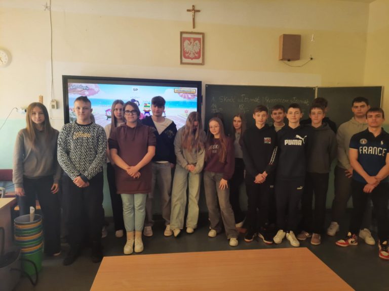 Uczniowie Technikum Handlowego z wizytą w SP nr 6 w Koninie