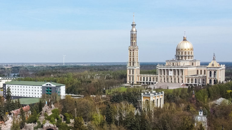 Wielkanoc w Licheniu. Cisza, modlitwa i duchowe przeżycie