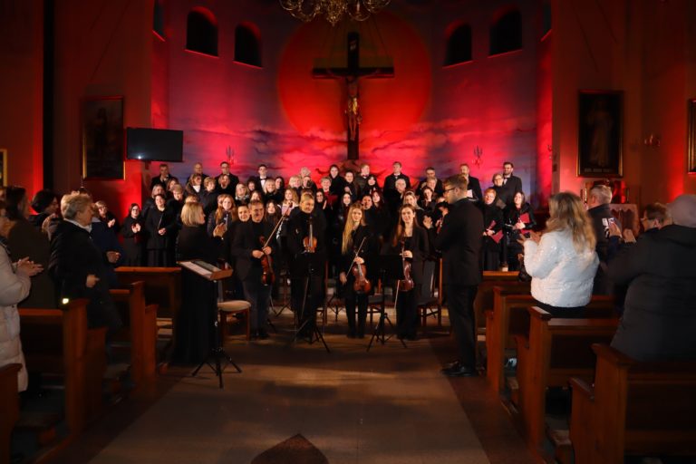 ARTYSTYCZNE WYDARZENIE – DUCHOWE PRZEŻYCIE: ORATORIUM „CRUX FIDELIS”