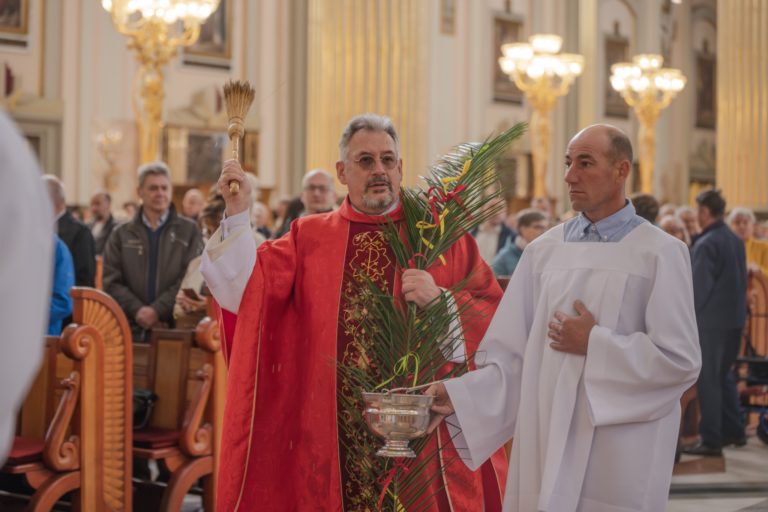 Niedziela Palmowa w Licheniu – modlitwa o dar życia i wsparcie dla rodzin pragnących potomstwa